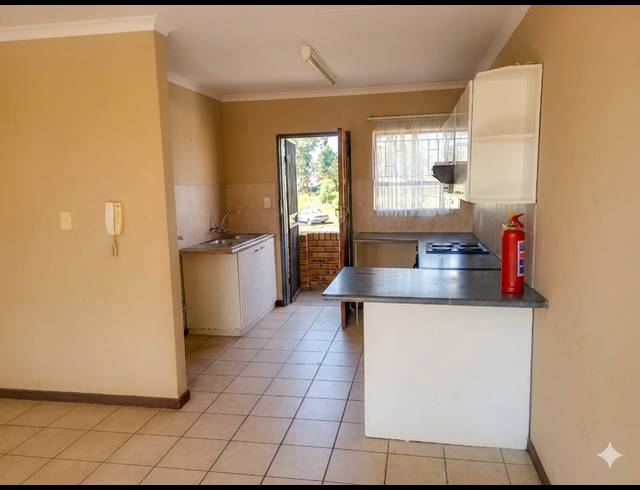 2 BEDROOM TOWNHOUSE FOR SALE IN RIVERSDALE
